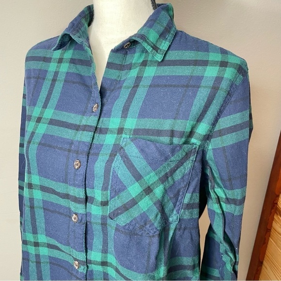 Old Navy The Classic Shirt Button Up Flannel Blue Green Plaid Large - Picture 4 of 8